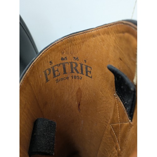 1800 - A pair of Petrie riding boots size 5