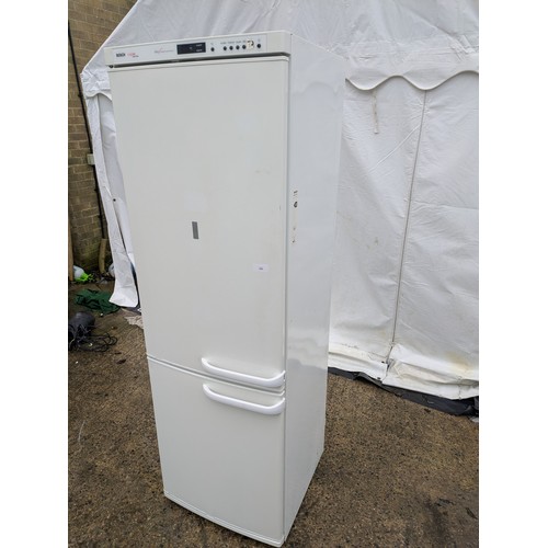 429 - A Bosch logixx frost free fridge freezer