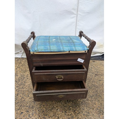 416 - An Antique seat stand with 2 drawers