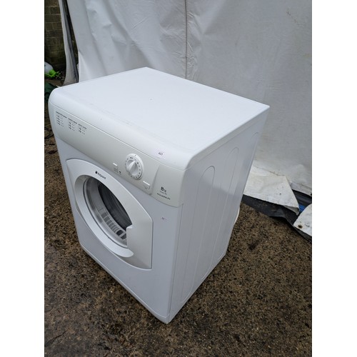 423 - A Hotpoint 8kg model tvhm 80 tumble dryer - working