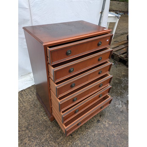 401 - A Nice stained Oak 6 drawer chest of drawers