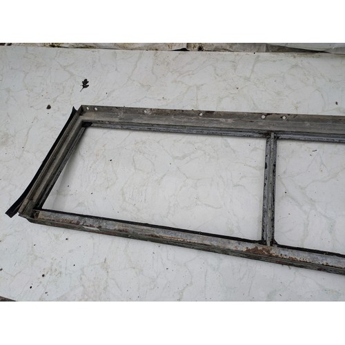 33 - An aluminium land-rover defender rear window frame