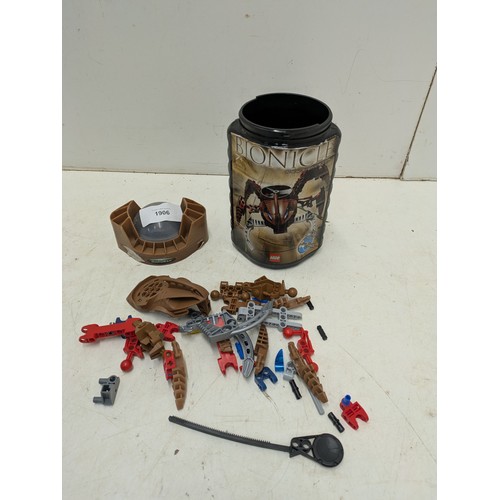 1906 - A Bionicle logo figure in original packaging