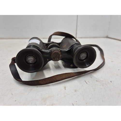 810 - A pair of WW2 10x binoculars - model 1657