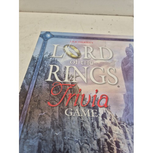 1901 - A Lord of the rings Trivia game in box