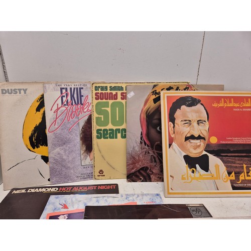 1913 - A selection of vinyl records including pink Floyd, Neil diamond