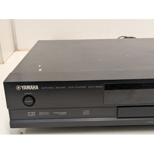 1260 - A yamaha DVD-s520 natural sound DVD player