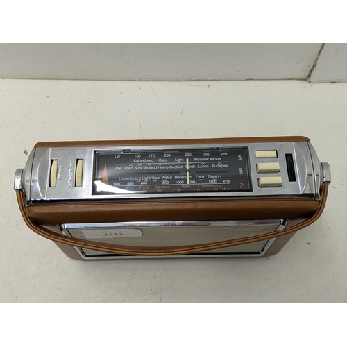 1273 - A retro style bush Tr130 am/fm radio