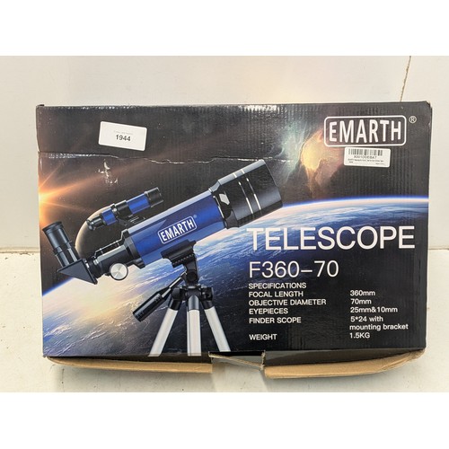 1944 - An Emarth model F360-70 telescope in original box