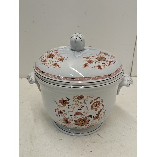 866 - Vintage WEDGWOOD Kashmar ICE BUCKET And Basket. Rare Discontinued Bone China Ice Bucket. Produced 19... 