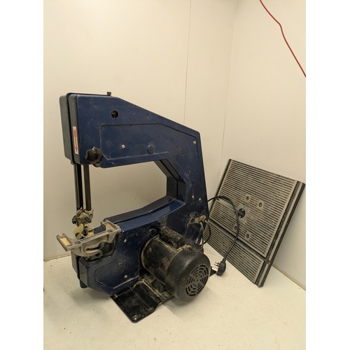 1620 - A 240v bench band saw with a sanding surface - powers on and appears functional