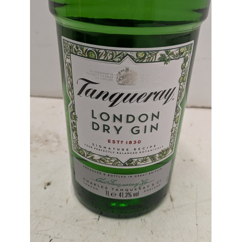 1966 - A tanqueray London dry gin 1 litre