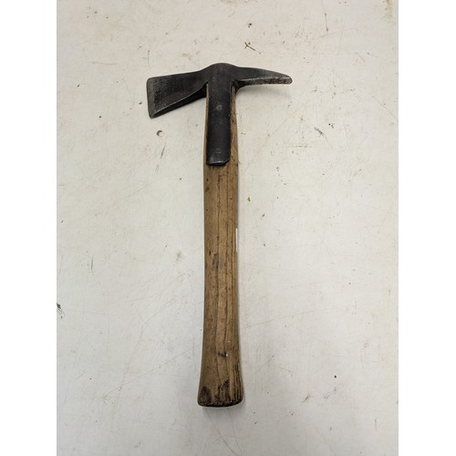 883 - A world war 2 Brade's fire axe