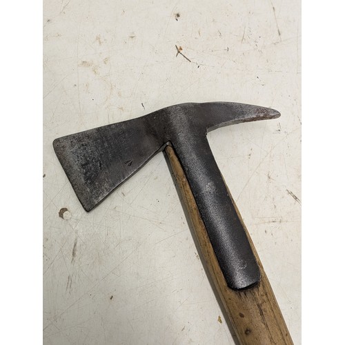 883 - A world war 2 Brade's fire axe