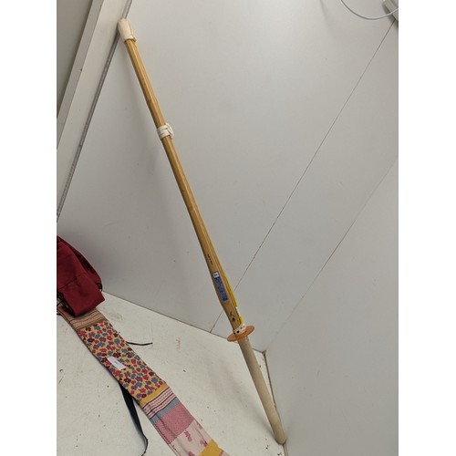 887 - A Kendo bamboo shinai training sword in carry bag