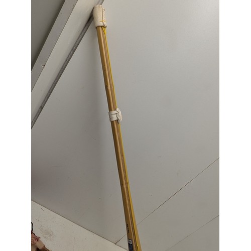 887 - A Kendo bamboo shinai training sword in carry bag