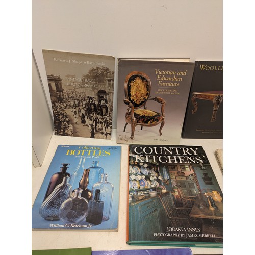 253 - Auction catalogues And antique books