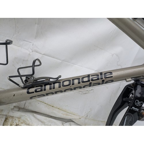 207 - A Cannondale super light aluminium racing bike bicycle frame with campagnolo components