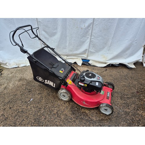 200 - A Sanli 2010 petrol lawn mower with a Briggs And Stratton 750 vc series 161cc dov engine - Fully run... 