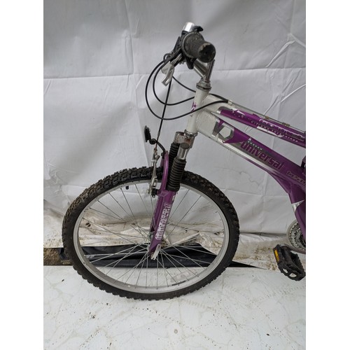 32 - A universal comet full suspension girls mountain bike