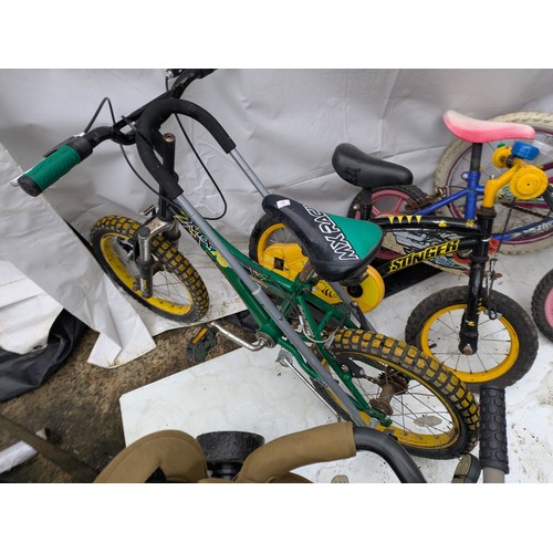 31 - A selection of various children's bikes including stinger and Apollo