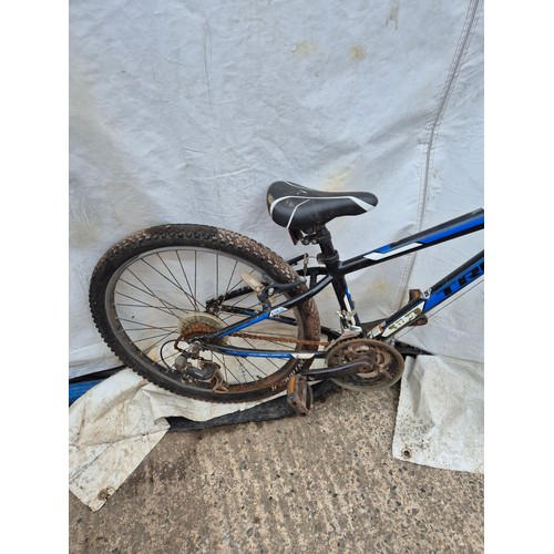 80 - A trek Children's Mountain bike