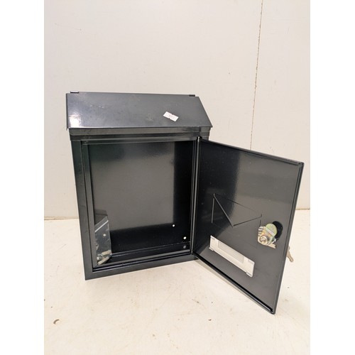 8 - comsafe lockable letterbox with key