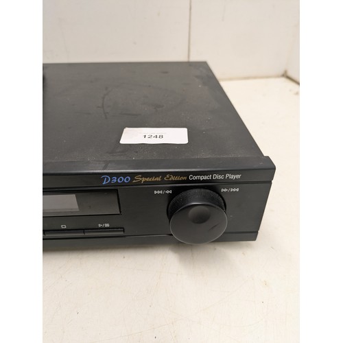 1248 - A Cambridge audio d300 special edition cd player hifi separate with remote control