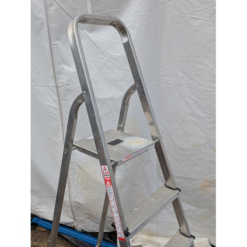 44 - A folding aluminium ladder