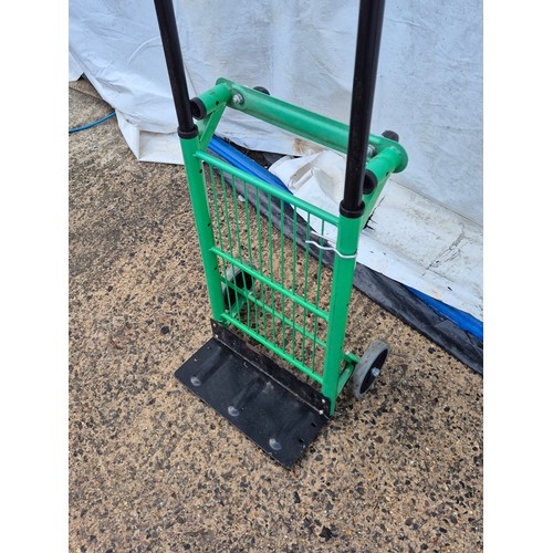 2 - A collapsible sack truck