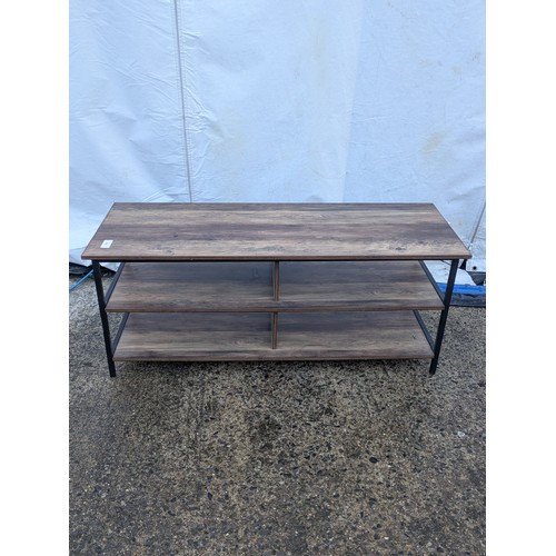 440 - A pine effect metal framed unit