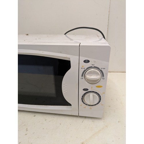 1203 - A Currys essentials 700w microwave