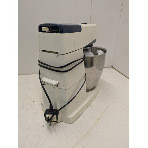 1246 - A retro kenwood major kitchen mixer with attachments