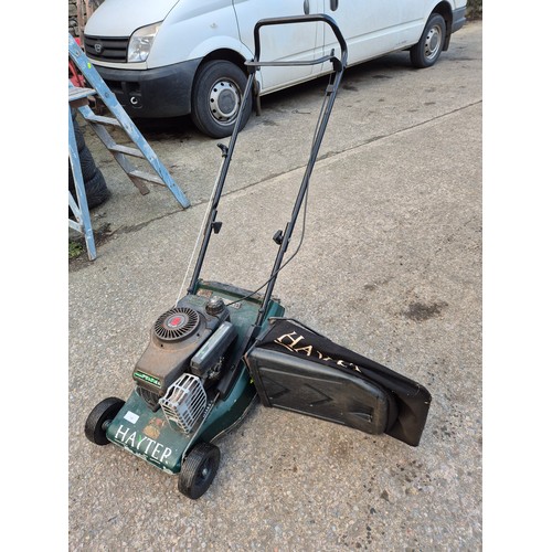 100 - A Hayter Harrier 41 petrol lawnmower with a Tecumser 3.7hp motor