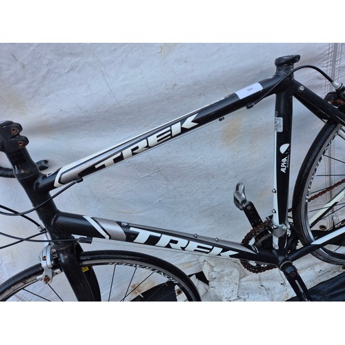 105 - A Trek alpha aluminium road bike with bontrager wheels