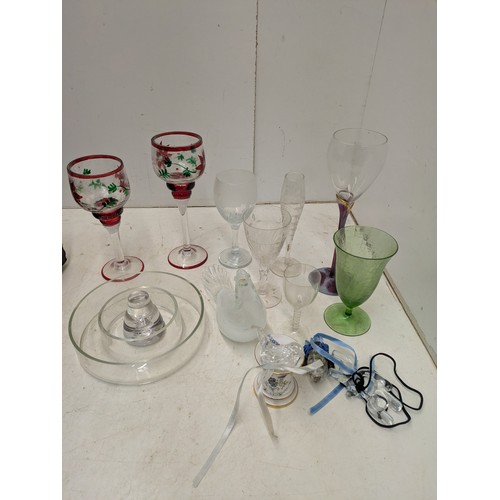 1063 - A selection of various glassware, including ornaments, wine glasses, etc