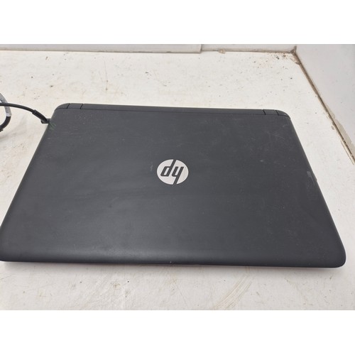 1465 - A HP Pavillion laptop - powering on and factory reset with Windows 10