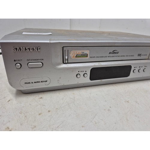 1435 - A Samsung VCR VHS player model sv-261b