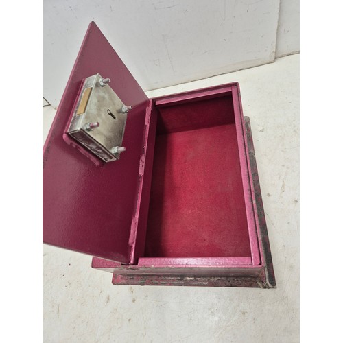 1722 - A heavy metal lockable safety box with key