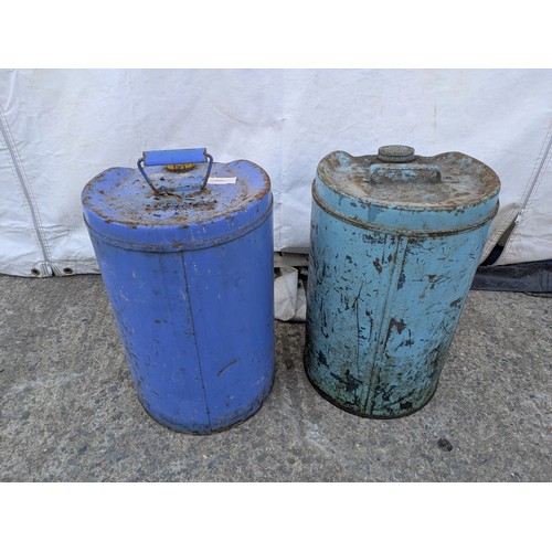 1000 - Fina motortonic, multigrade oil barrel with a BP lid and brass tap. With another unnamed oil can wit... 