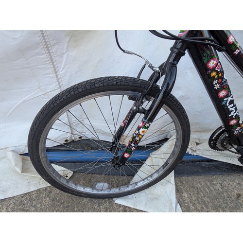 201 - Apollo Kinx girls mountain bike