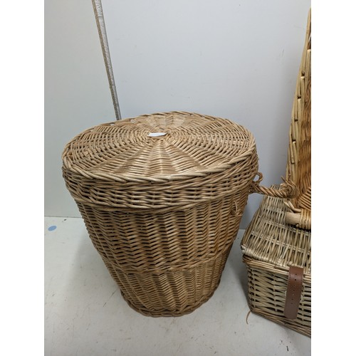 601 - A selection of three wicker baskets.