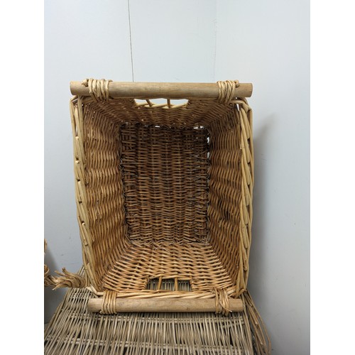 601 - A selection of three wicker baskets.