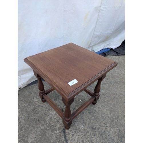 483 - A high quality mahogany coffee table with a bevelled top