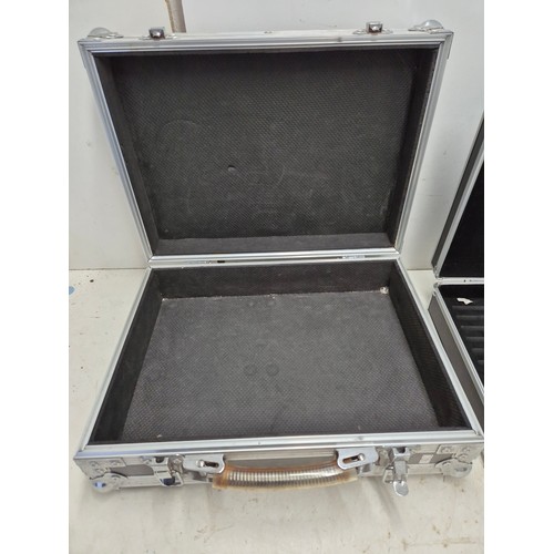 2025 - A pair of 2 empty hard cases with latches