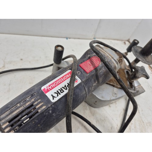 1715 - A sparky professional fk302 angle grinder