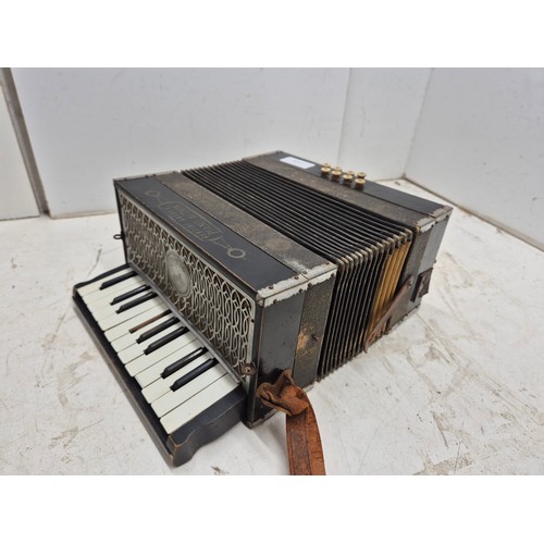 1026 - A genuine antoria piano accordion