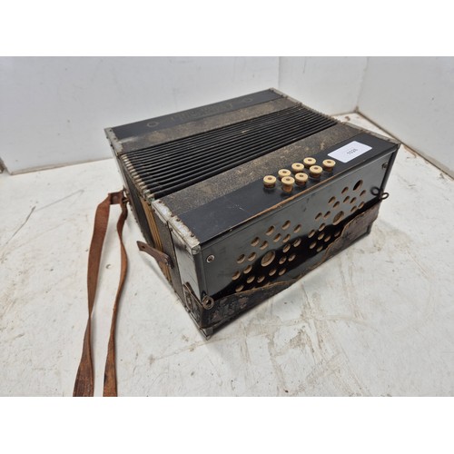 1026 - A genuine antoria piano accordion