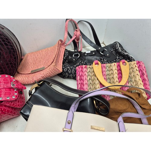 2024 - A large selection of women's handbags