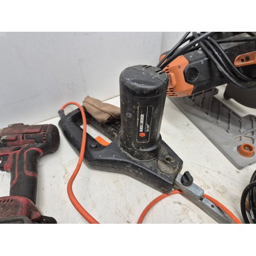 1719 - A set of 3 power tools including a Bosch sander